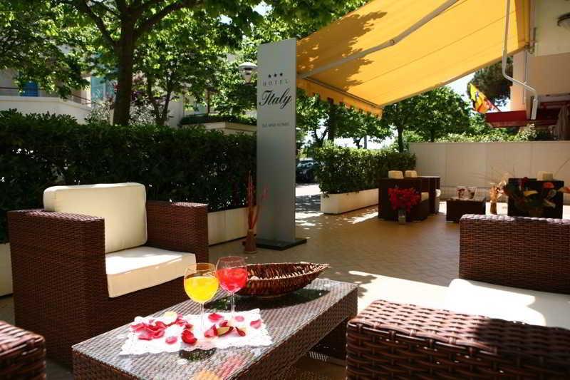Hotel Italy Misano Misano Adriatico Bagian luar foto