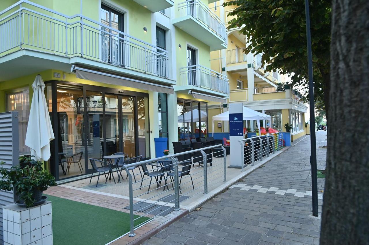 Hotel Italy Misano Misano Adriatico Bagian luar foto