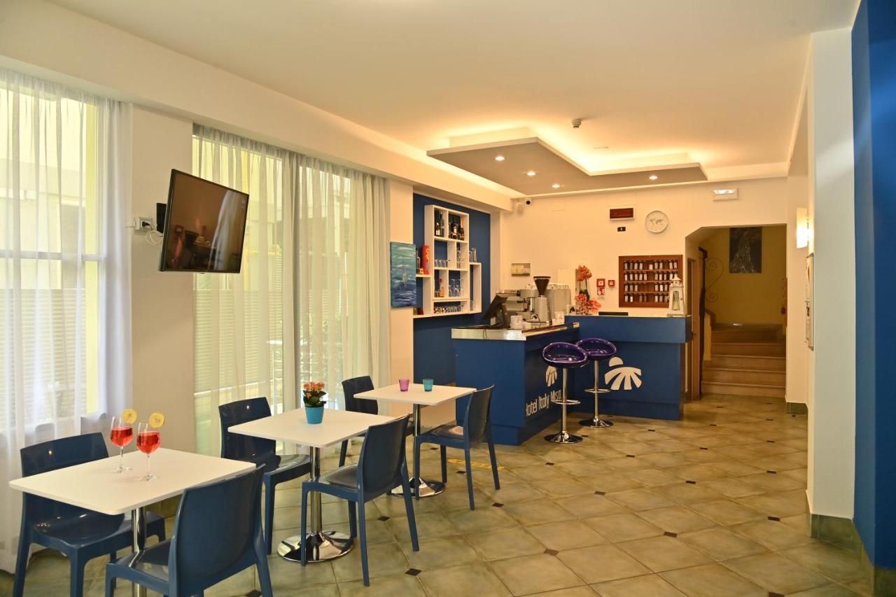 Hotel Italy Misano Misano Adriatico Bagian luar foto