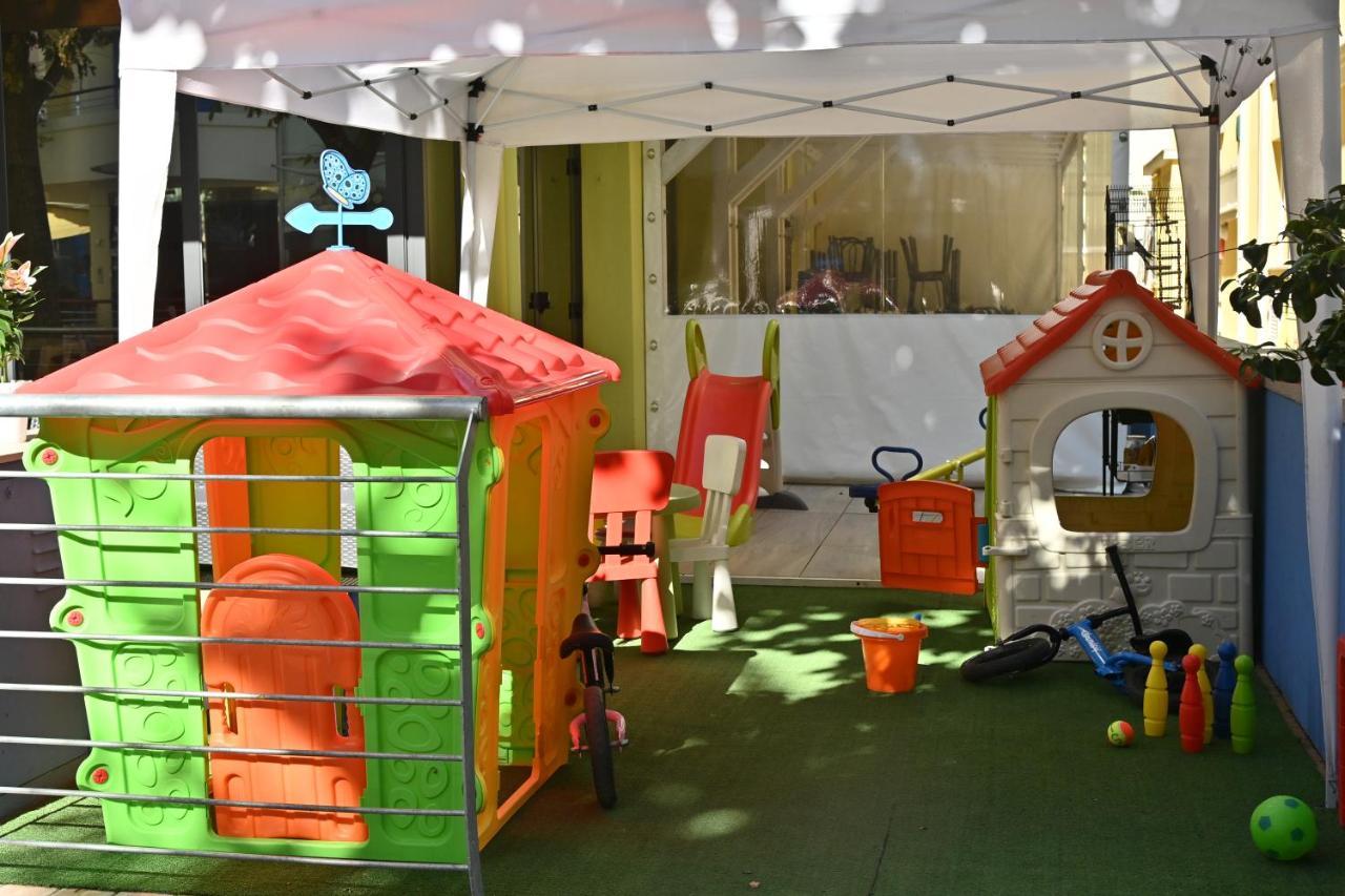 Hotel Italy Misano Misano Adriatico Bagian luar foto