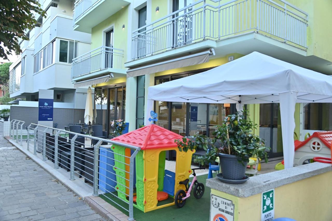 Hotel Italy Misano Misano Adriatico Bagian luar foto
