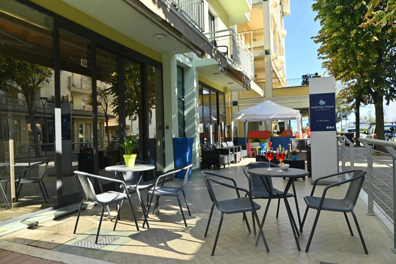 Hotel Italy Misano Misano Adriatico Bagian luar foto