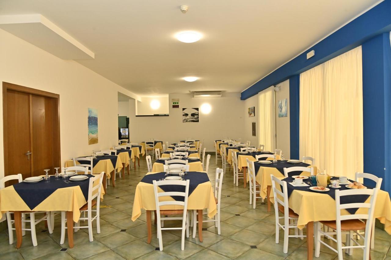 Hotel Italy Misano Misano Adriatico Bagian luar foto