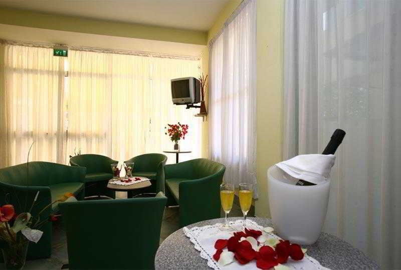 Hotel Italy Misano Misano Adriatico Bagian luar foto